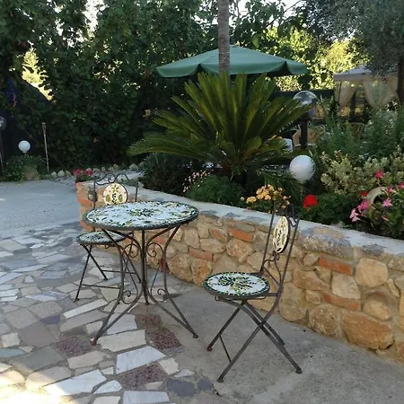 Maison Podere Bellarina 3* 萨尔扎纳